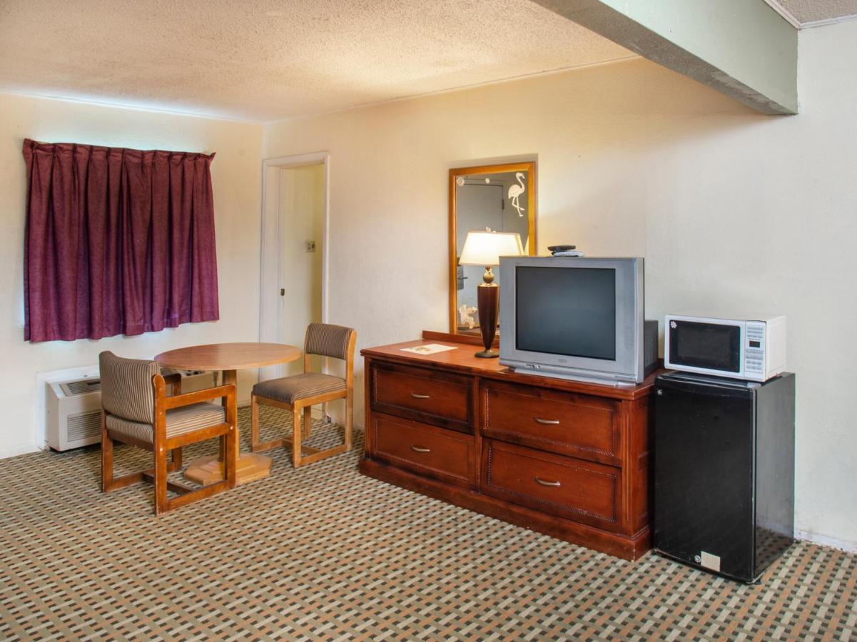 Rest Inn - Extended Stay, I-40 Airport, Wedding & Event Center Amarillo Extérieur photo