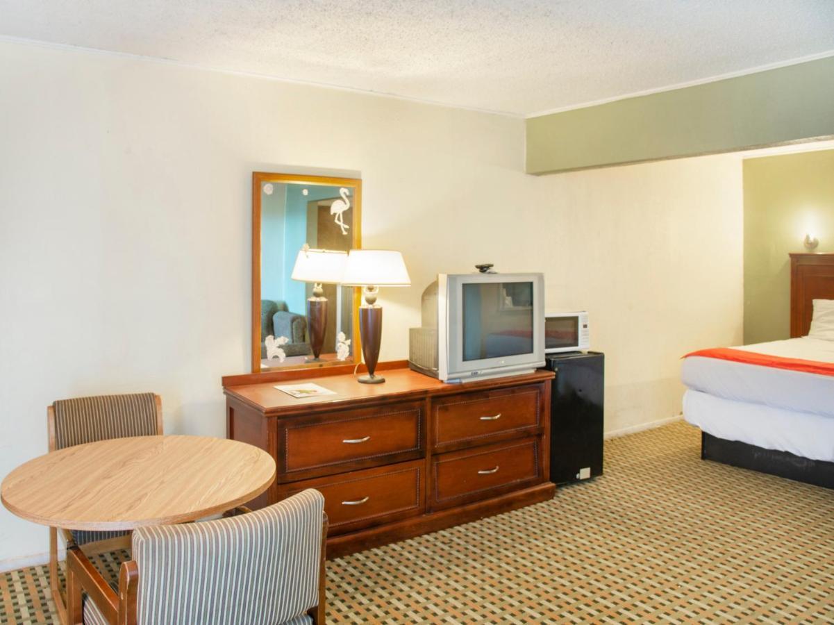 Rest Inn - Extended Stay, I-40 Airport, Wedding & Event Center Amarillo Extérieur photo